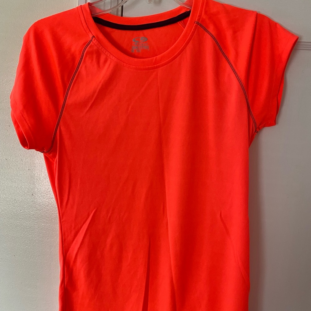 Athletic shirt